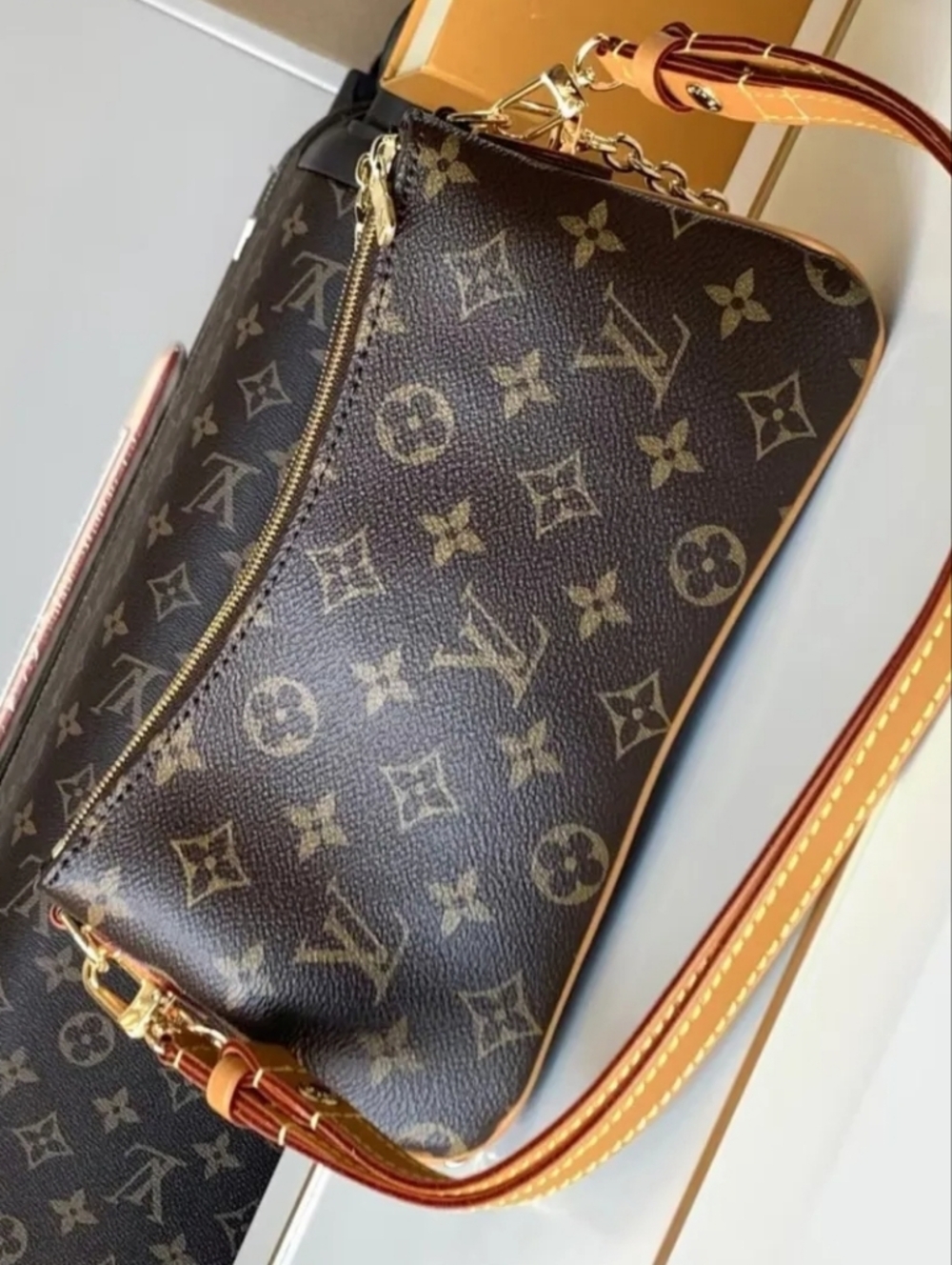 Louis Vuitton Brown Monogram Pochette Accessoire Crossbody Bag (COPY) - Picture 3 of 9